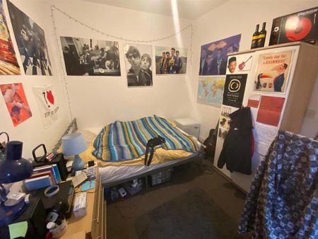 5 bedroom private hall to rent - Photo 2