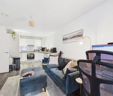1 bedroom Flat in Stour House, Maidenhead - Photo 2
