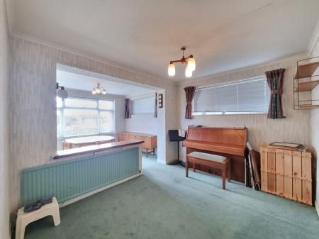 Kelmarsh Avenue, Leicester - Photo 1