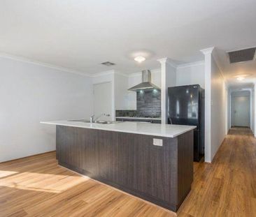 Feature-Packed Family Home | 4 Bedrooms 2 Bathrooms 1 Theatre - Photo 4