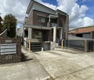 Modern 3 Bedtoom Townhouse! - Photo 1