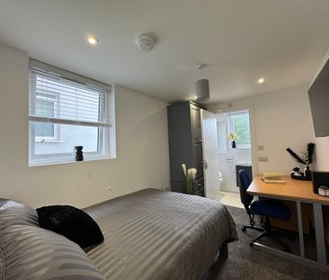 6 BEDROOM, EN-SUITE, 143 NORTHFIELD ROAD – STUDENT ACCOMMODATION CO... - Photo 5