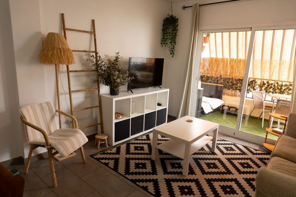 Alquiler de piso en Avenida Juan Gómez Juanito, 11 - Photo 1