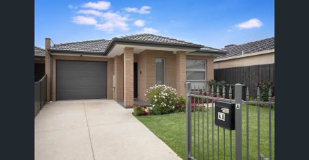 Modern Home in Prime Delahey Location! - Photo 5