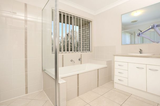 10 Collingrove Circuit, Pimpama QLD 4209 - House For Rent | Domain - Photo 1