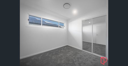 Comfort & Class in This Light-Filled Hampton Villa - Photo 3