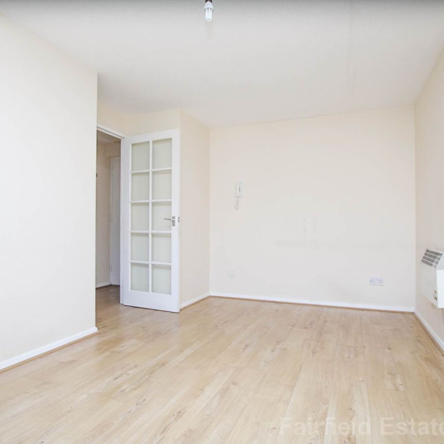 Sandown Road, North Watford, WD24 - Photo 1