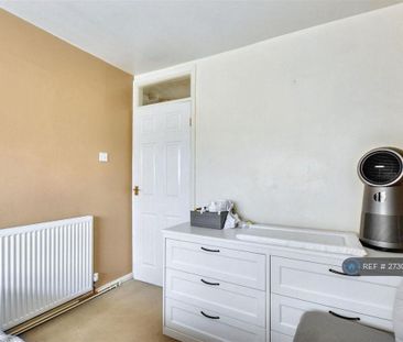 3 bedroom end of terrace house to rent - Photo 5