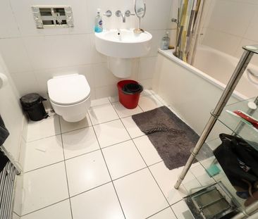 Room in a Shared Flat, Dovecote House, SE16 - Photo 5