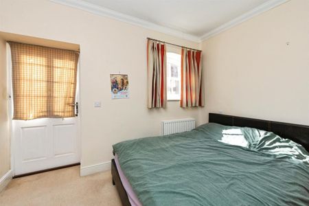 3 bedroom apartment to rent - Photo 5