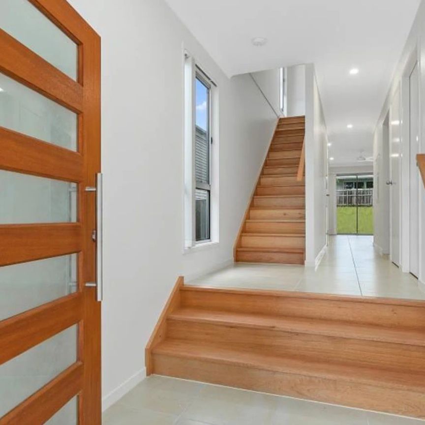 16 Killarney Avenue, Manly West. - Photo 1