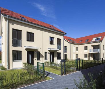 Familienwohnung mit Terrasse und Gartenanteil in Karow - Photo 1