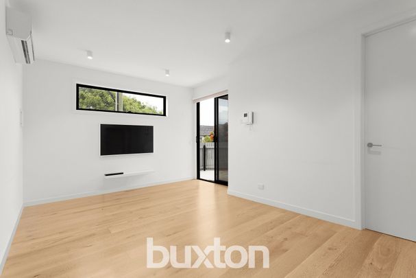 BEACHSIDE BEAUTY - Photo 1