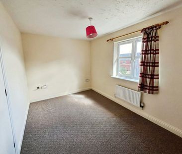 Semi-detached house to rent on - Photo 2
