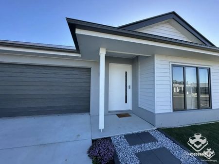 Modern Family Home in the Heart of Ripley - Photo 4