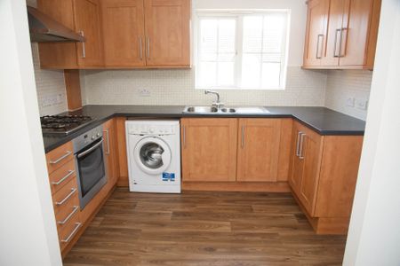 Price £1,650 pcm - Available Now - Unfurnished - Photo 4