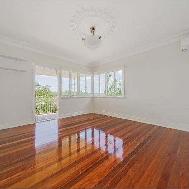Elevated Home Overlooking Leafy Suburban Views!! - Photo 1