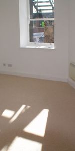 Howgate House, 3 Wellington Rd, Dewsbury, WF13 - Photo 4