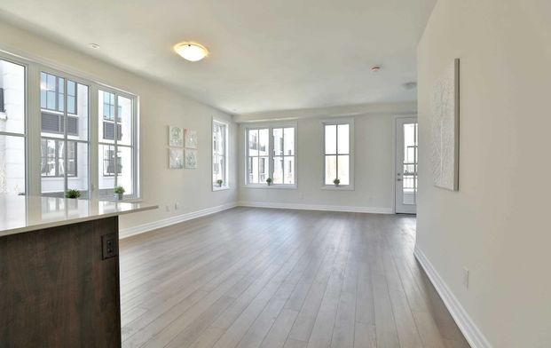 For Lease - 657 Cricklewood Drive Unit# 502, Mississauga, Ontario - Photo 1