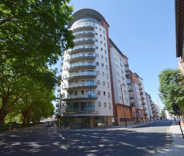 2 bedroom Flat To Let - Photo 6