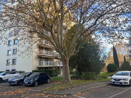 Appartement T5 meublé de 111m² avec gardien à ECULLY - Photo 2