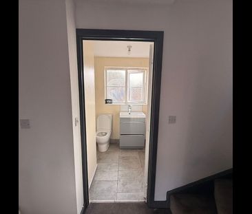 5 Bed Detached House, Stackyard Close, LE3 - Photo 4