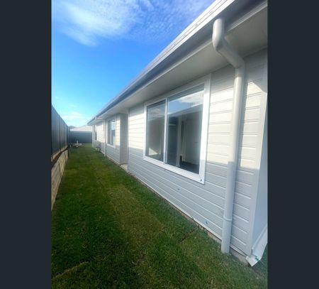 Unit 2/7 Auvergne Way, Old Bar, NSW 2430 - Photo 2