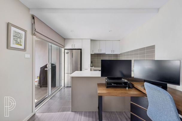 Convenient Living in the Heart of the Inner North - Photo 1
