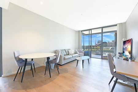 Executive 2 Bedroom Furnished Apartment in "Darling Square" - Photo 4