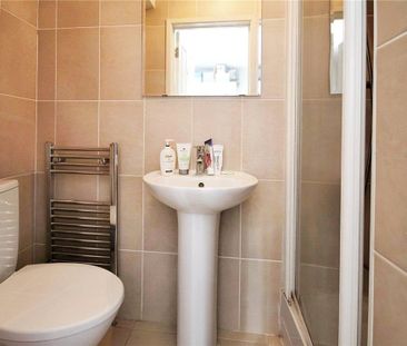 1 bedroom in a house share to rent - Photo 6