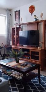 51/2 a Boisbriand dispo 1Juillet 2025 internet 2 stationnements, Loker, Thermopompe - Photo 3