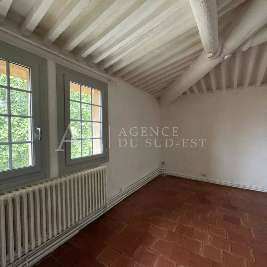 Location Studio - Photo 1