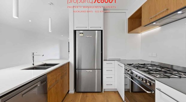 Modern 4-Bedroom Townhouse in Prime Grammar Zone Location - Photo 1