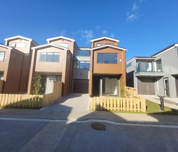 Modern Townhome - Photo 2