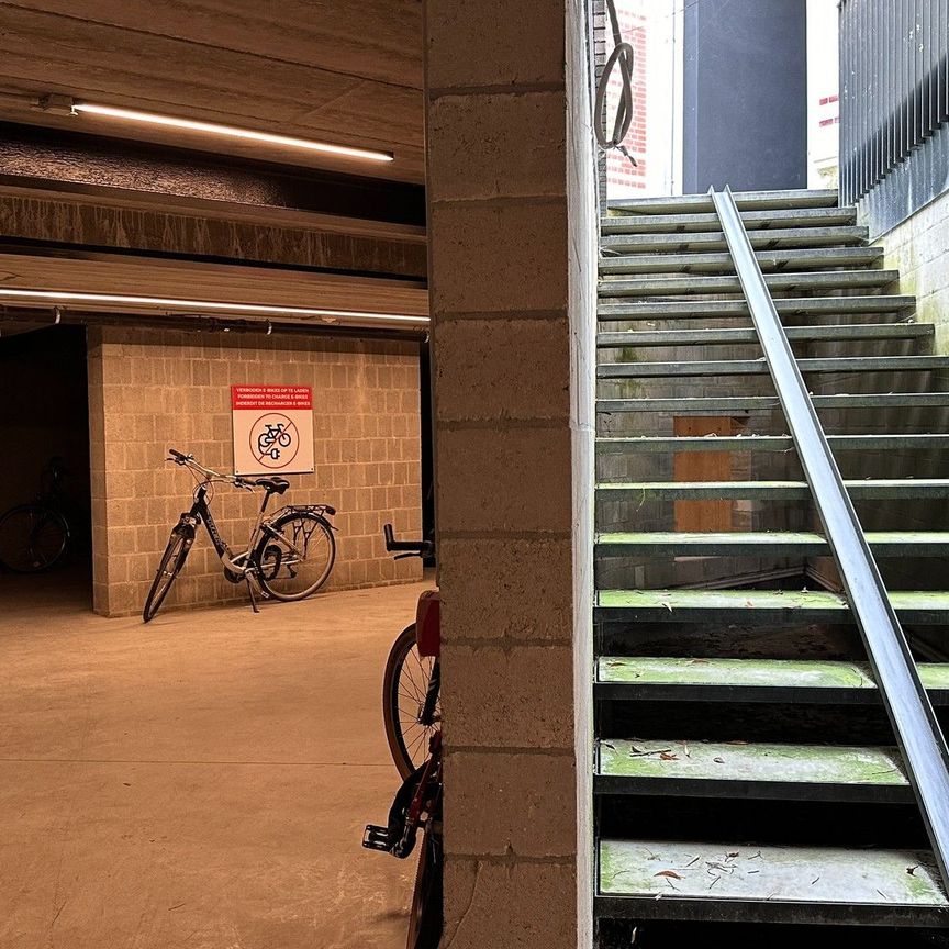 Op zoek naar een lichtrijk appartement in het historisch centrum van Gent? - Photo 1