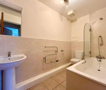 2 bedroom apartment to rent - Photo 6