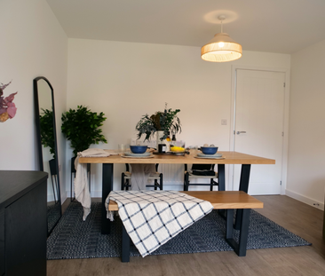 3 bedroom semi-detached house to rent - Photo 6 | Rentumo