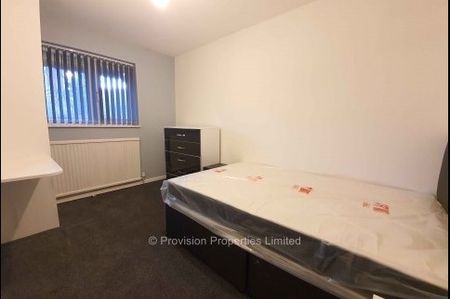 Houses for rent in Leeds - Photo 3