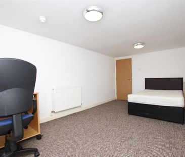 Downleaze, Southmead - Photo 2