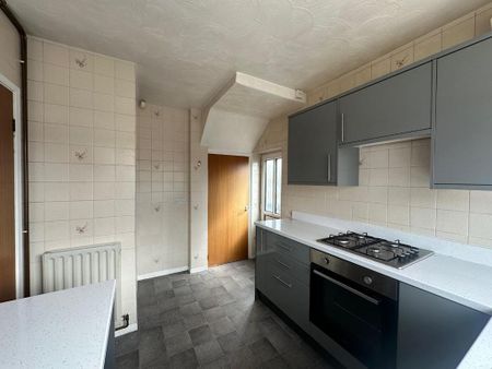 3 bedroom apartment to rent - Photo 5