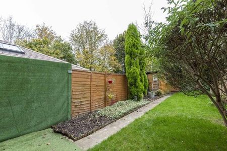 Coleridge Close, Horsham, RH12 - Photo 5