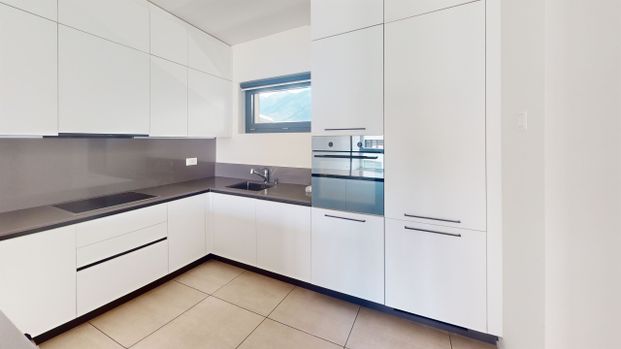 Moderno duplex di 3.5 locali con vista sui castelli con super promozione - Photo 1