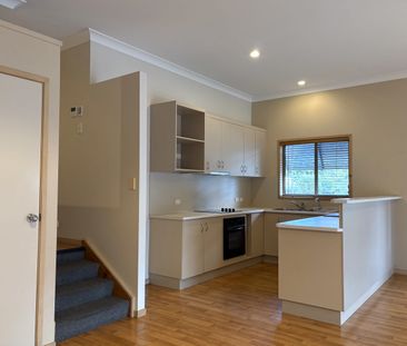 Two-storey Townhouse in the heart of Byron - Photo 3