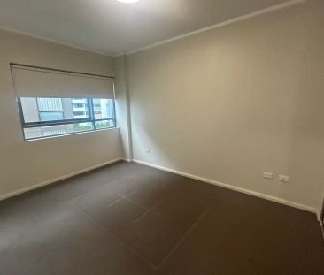 “One Bedroom + Study Resort Style Apartment in the Heart of Maroubr... - Photo 3