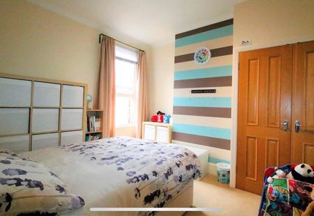 2 Bed Flat, St Saviours Road, CR0 - Photo 3