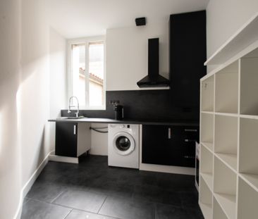 ARCHITECTURE BORDELAISE - 1900 -LOCATION T3 RÉNOVÉ ET MEUBLÉ - Photo 2