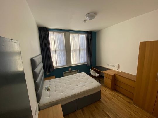 Room in a Shared Flat, Slater Street, L1 - Photo 1