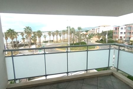 Appartement T2 SIX FOURS LES PLAGES - Vue Mer - Plage Bonnegrace - - Photo 2