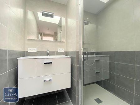 Location Appartement 5 pièces 103m² MACON 71000 - Photo 2