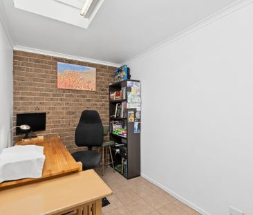 Neat As A Pin - Ideal Location - Photo 3